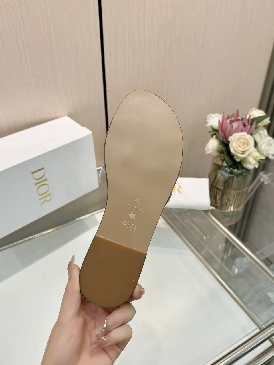👟👟Ex-factory price 340👟👟 Dior new model, 9 colors available, cowhide fabric, code number 35-42, leather sole +40